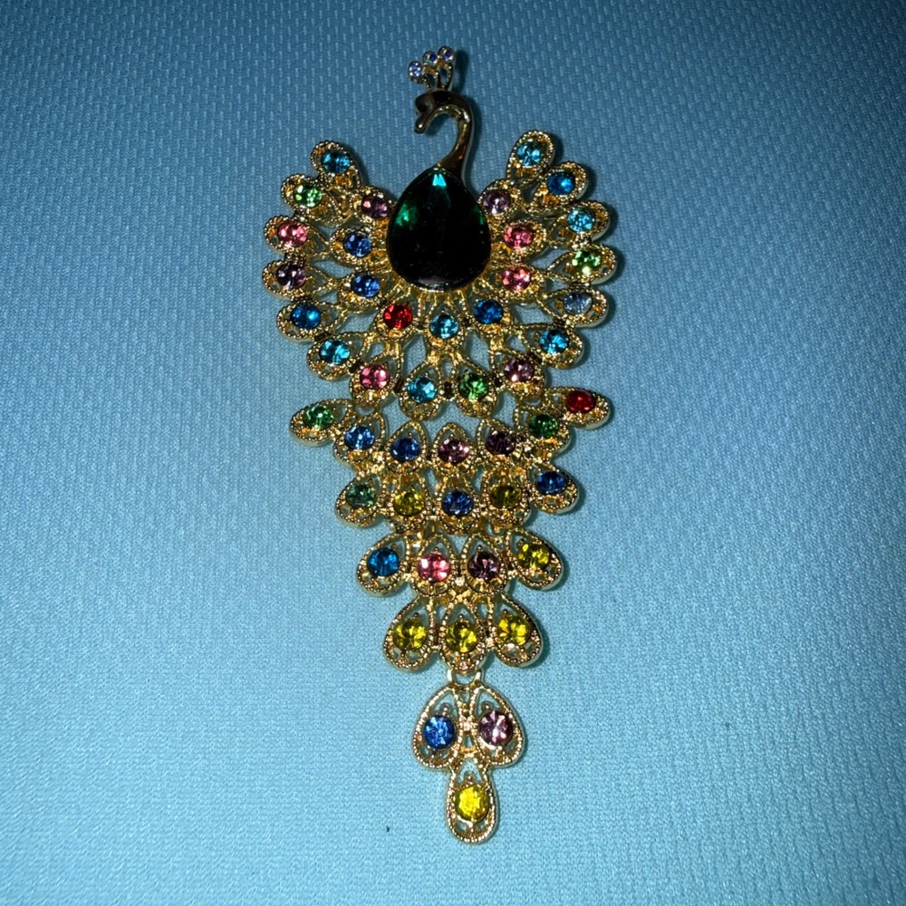 Unbranded Peacock Brooch Gold Tone Multi Color Rhinestone Dangle